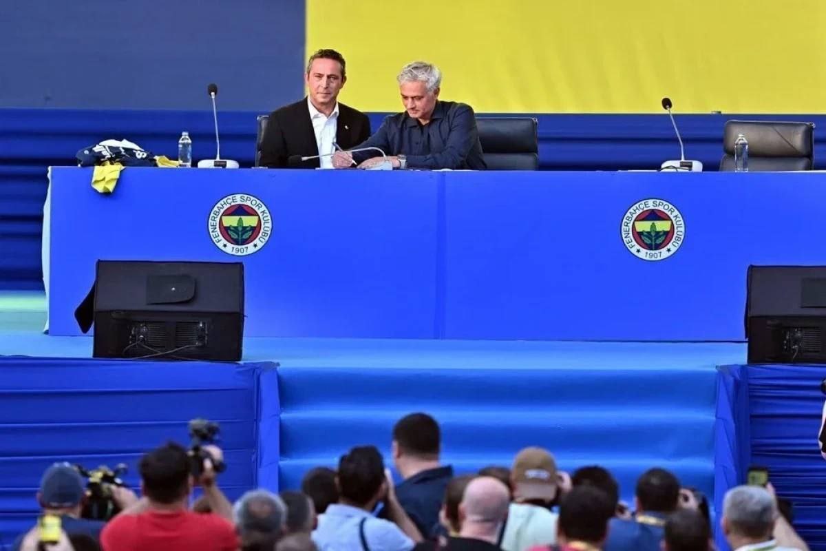 Mourinyo rəsmən “Fənərbaxça”nın baş məşqçisidir - FOTO