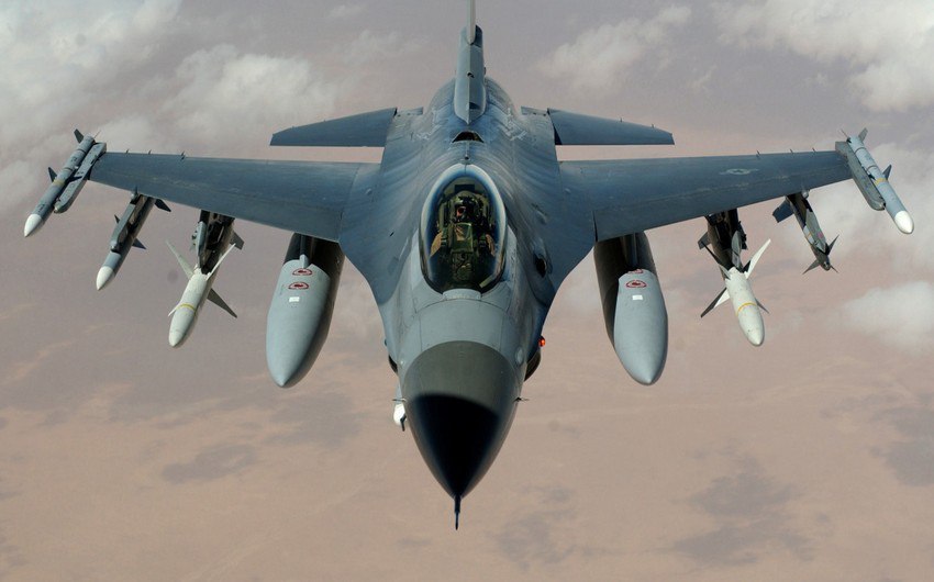 Hollandiya Ukraynaya F-16 qırıcılarından istifadə etməyə İCAZƏ VERDİ