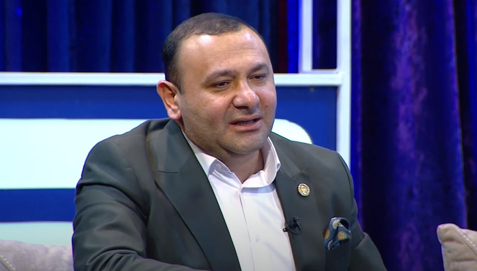 Aşıq Namiq: “Toylar yoxdur, güclə bir aya 500 manat qazanıram” – VİDEO 