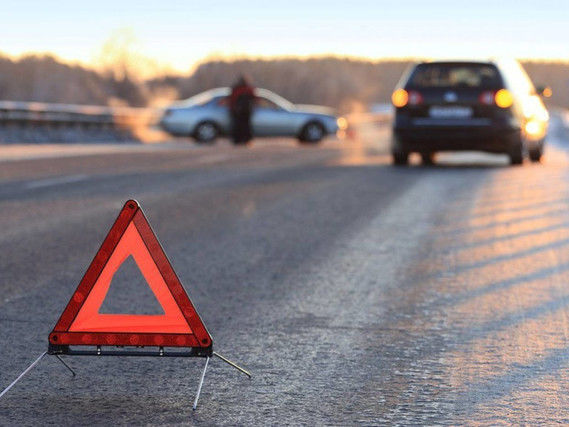 Yanacaqdaşıyan maşın yolu keçmək istəyən kişini öldürdü
