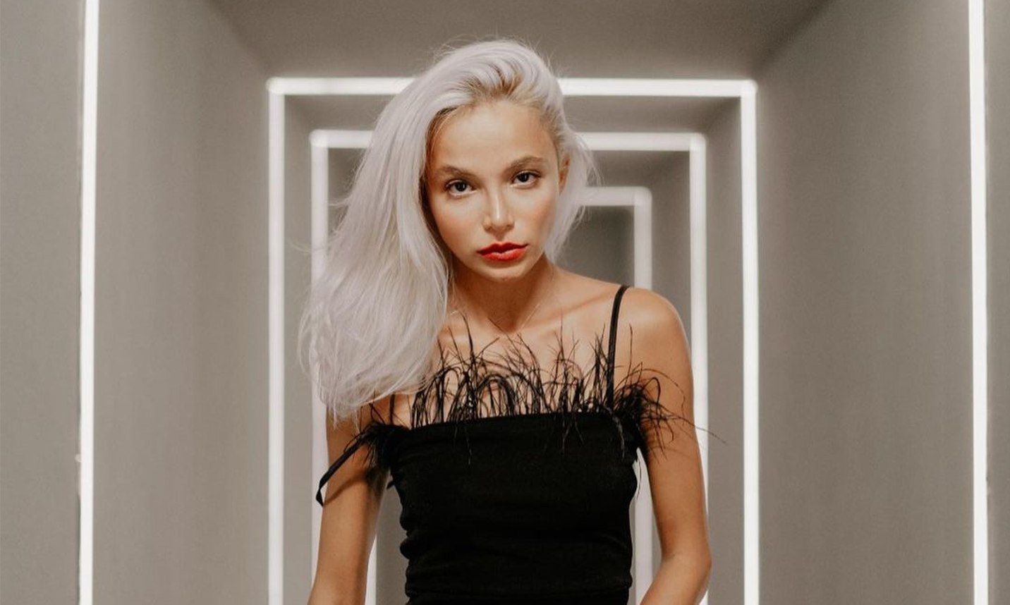 Model Səmra: “Evi olmayan kişiyə ərə getməzlər” - VİDEO Model Səmra: “Evi olmayan kişiyə ərə getməzlər” - VİDEO