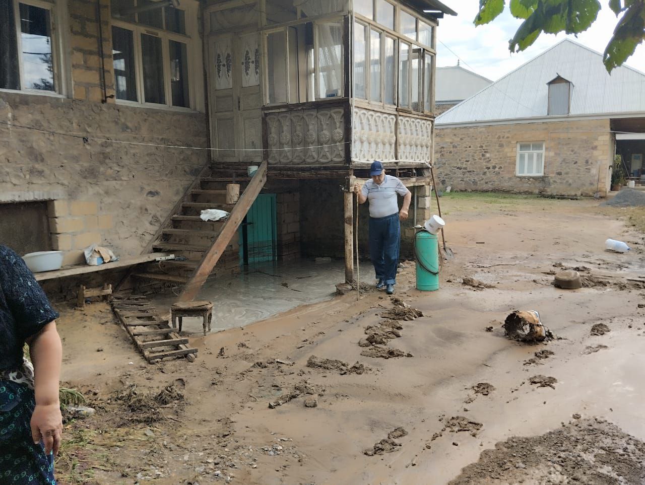 Göygöldə güclü yağış beş evi yararsız hala saldı - FOTO