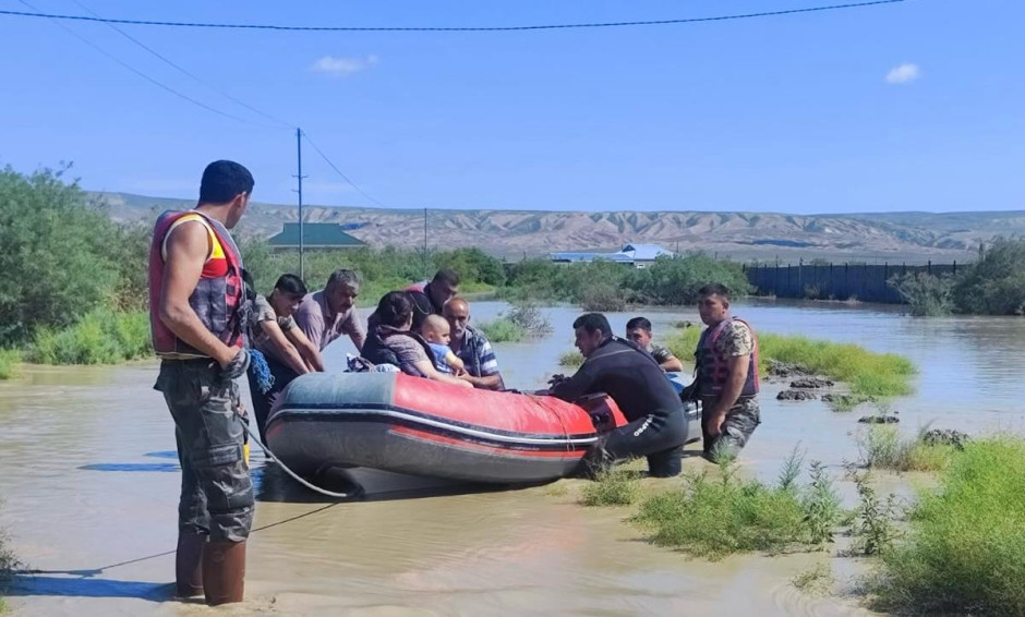 Hacıqabulda bəzi əraziləri su basdı: İnsanlar təxliyə edildi – FOTO/VİDEO  
