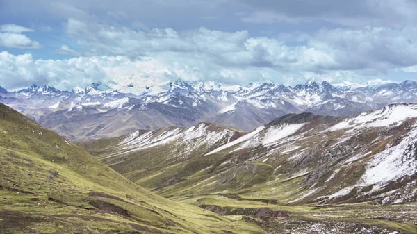 Buzlar əridi, itkin düşən alpinistin mumiyası tapıldı - FOTO