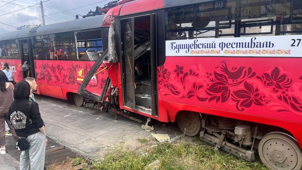 Rusiyada iki tramvay toqquşdu: Ölən və xəsarət alanlar var – FOTO/VİDEO  
