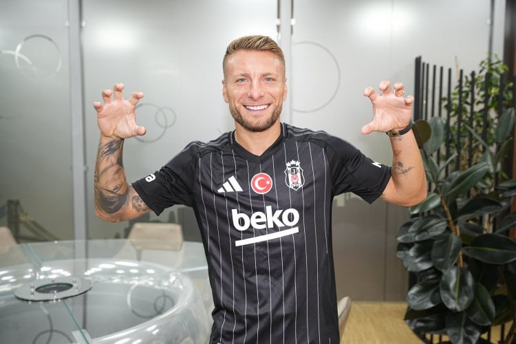 “Beşiktaş” italiyalı hücumçu ilə müqavilə bağladı