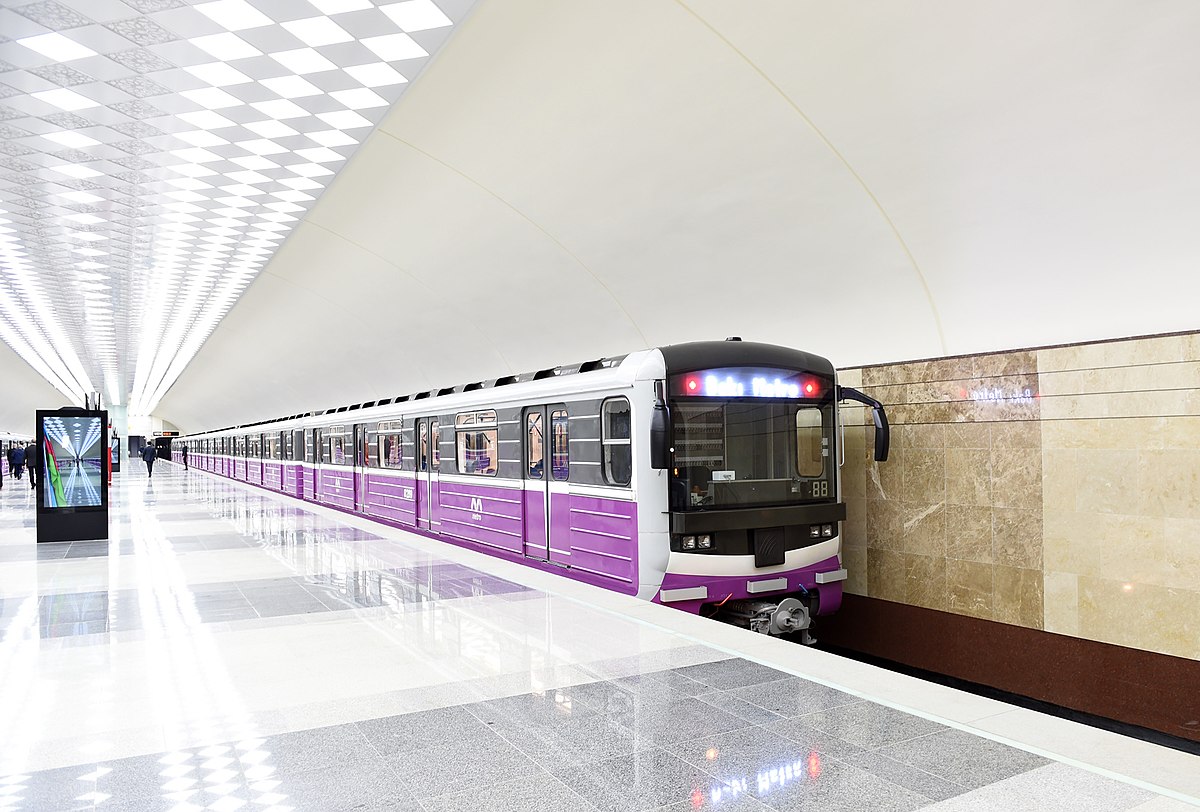 Bakı metrosunda qatarların hərəkətində GECİKMƏ – Sıxlıq yarandı 