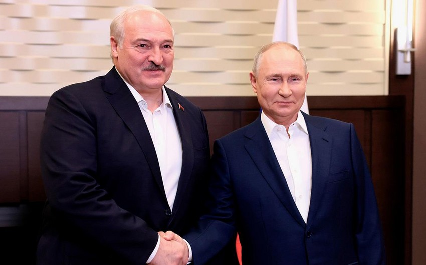 Putin Lukaşenkonu TƏBRİK ETDİ