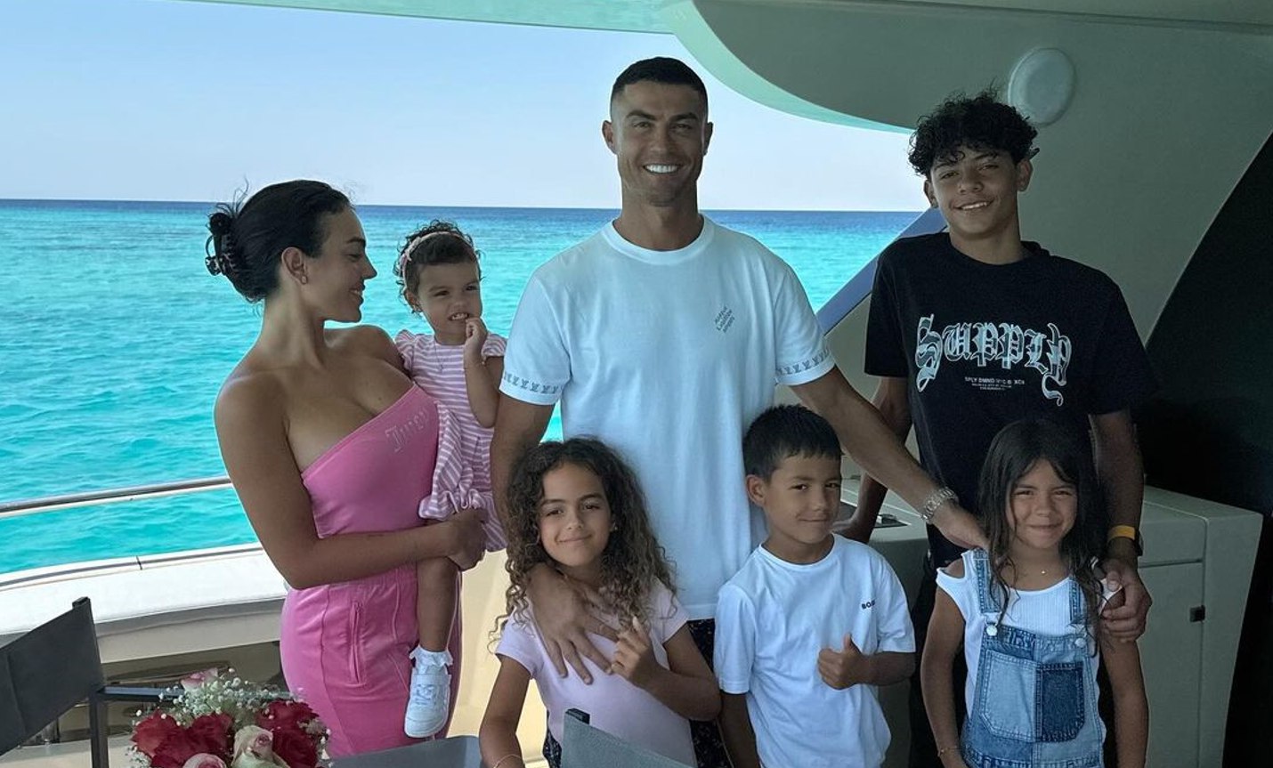 Kriştiano Ronaldonun sevgilisi və uşaqları ilə qapalı adada TƏTİLİ – FOTO 