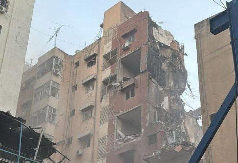 İsrail ordusu Beyrutda yaşayış binasına zərbə endirib - FOTO/VİDEO