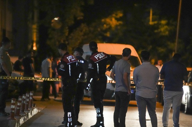 Türkiyədə keçmiş nazirin oğlu nənəsini girov götürüb öldürdü - FOTO