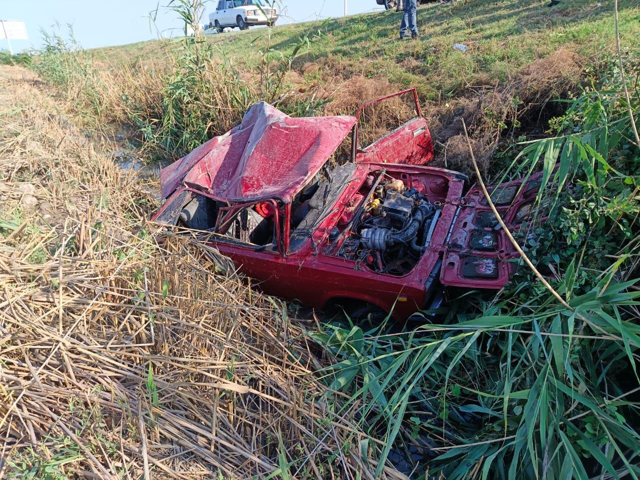 Ucarda ağır yol qəzası: 2 nəfər xəsarət aldı - FOTO