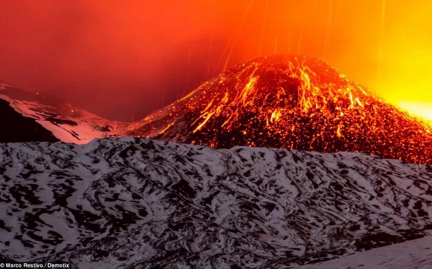 Avropanın ən hündür aktiv vulkanı püskürdü - VİDEO