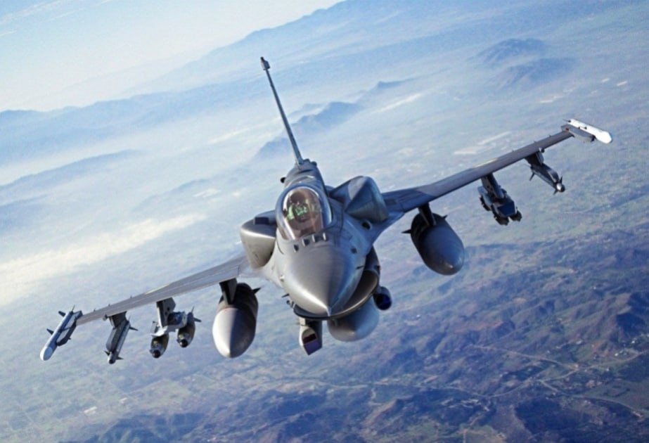 Ukrayna 10 ədəd F-16 qırıcısı aldı - İlin sonunda 20 olacaq
