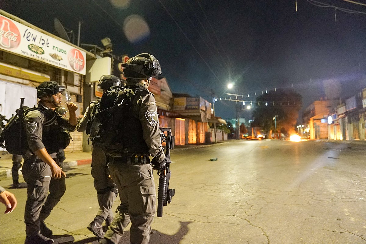 İsrail 2 məktəbi bombaladı - HƏMAS-ın 30 üzvü öldü - FOTO/VİDEO