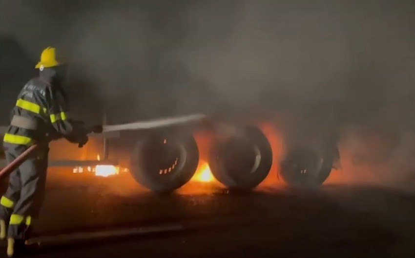 Kürdəmirdə yük avtomobili yandı - VİDEO