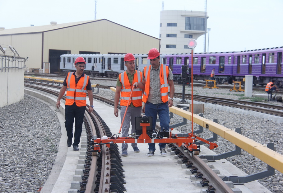 Metropolitenin 50-dən çox əməkdaşı işsiz qalıb - Aylardır maaş almırlar