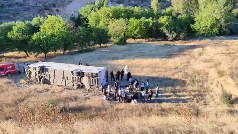 Türkiyədə sərnişin avtobusu aşdı: Yaralananlar var - FOTO