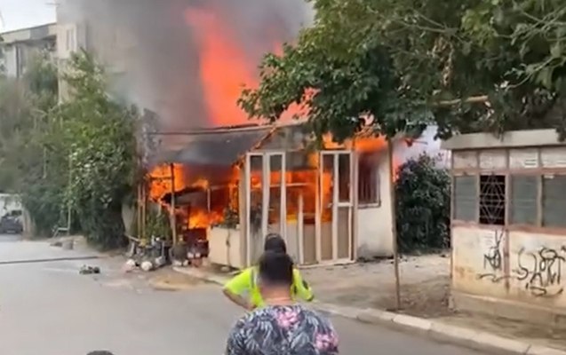 Bakıda obyektdəki yanğın evə keçdi - VİDEO