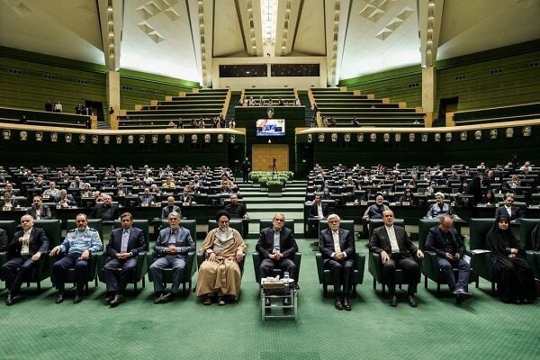 İranda yeni hökumətin tərkibi TƏSDİQLƏNDİ