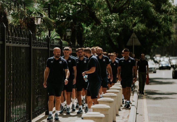 “Dinamo”nun futbolçuları Bakını gəzdilər - FOTO