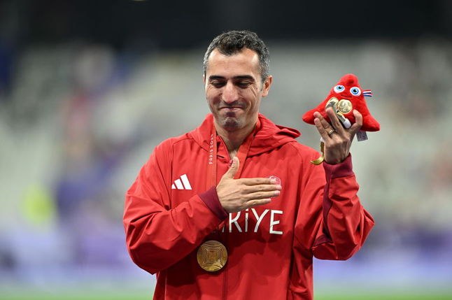 Türkiyəli paraatletin qızıl medalı əlindən alındı – FOTO 