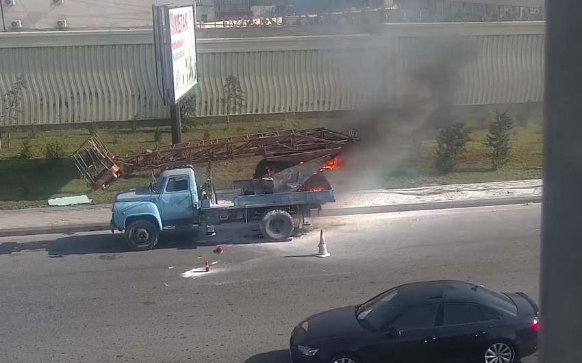 Qaldırıcı kran yandı, “Koroğlu”da sıxlıq yarandı - FOTO/VİDEO