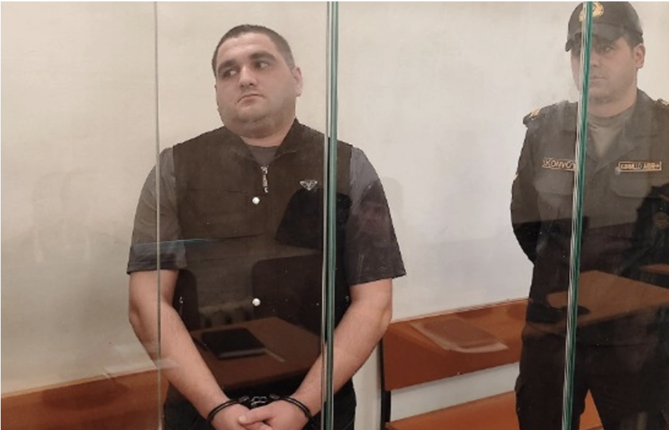 "Anasını vurduğu üçün irad tutdu" - 2 nəfəri öldürən şəxsin MƏHKƏMƏSİNDƏN "Anasını vurduğu üçün irad tutdu" - 2 nəfəri öldürən şəxsin MƏHKƏMƏSİNDƏN