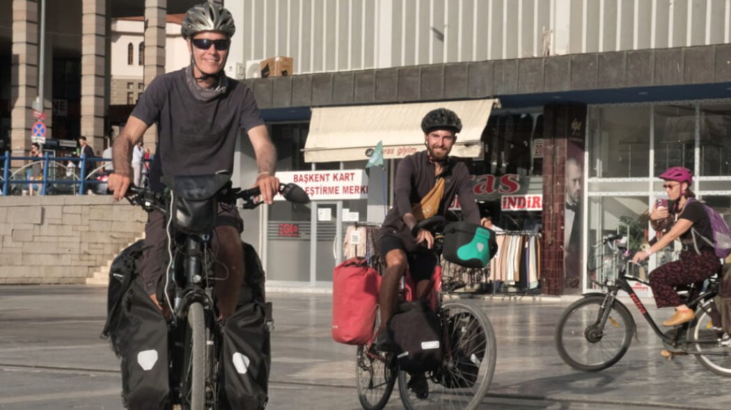 Ekofəalların Ankaradan Bakıya velosipedlə COP29 yürüşü başladı - FOTO