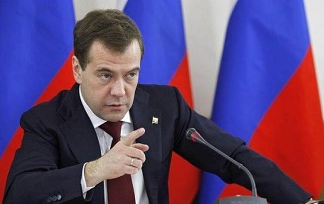 Medvedev: Nüvə münaqişəsi heç kimə lazım deyil”