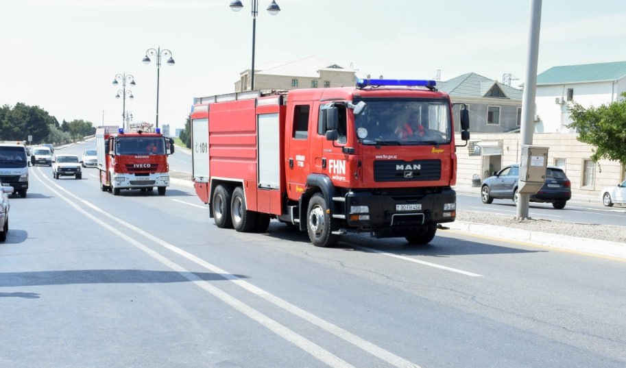 FHN: Yanğınsöndürən və xilasetmə avtomobillərinə dərhal yol verilməlidir