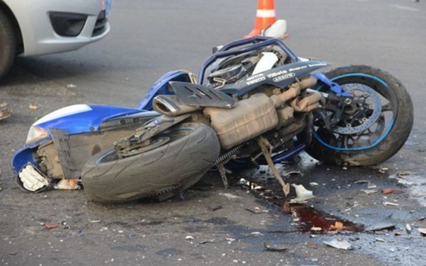 Bakıda motosiklet piyadanı VURDU