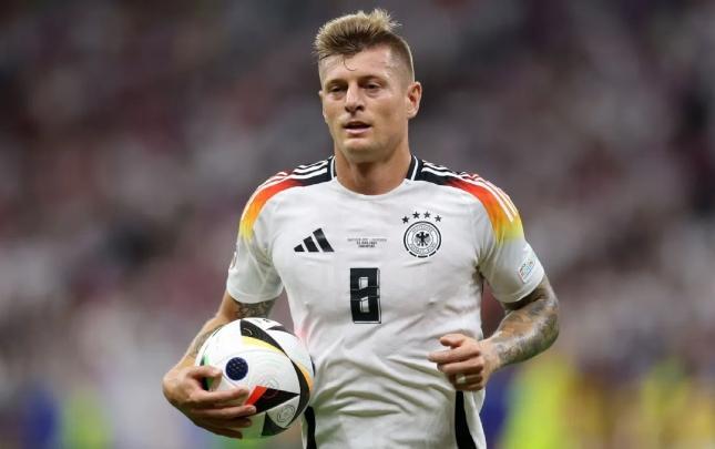 Kroos UEFA-nı ələ saldı