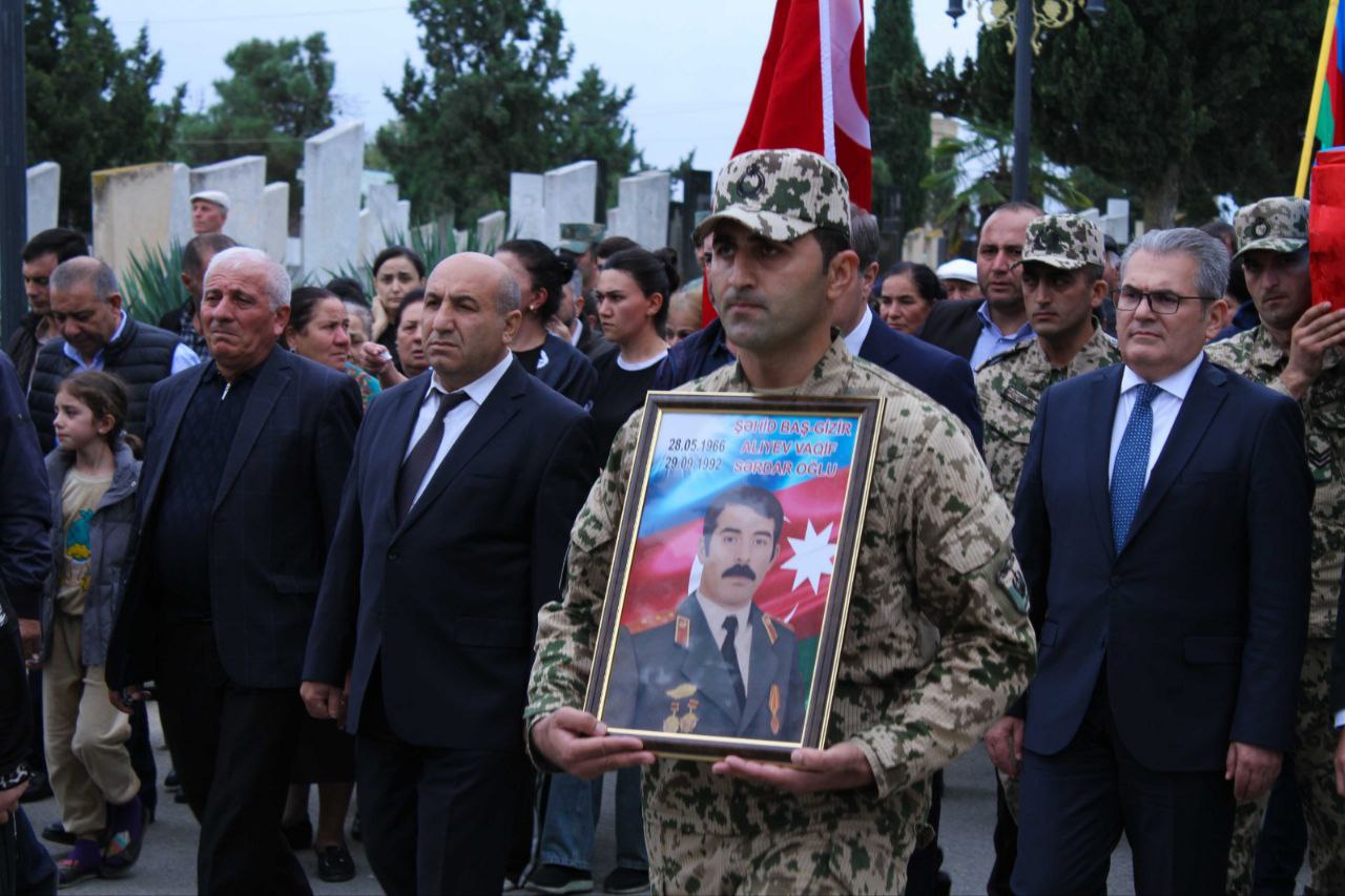 Birinci Qarabağ müharibəsində şəhid olan Vaqif Alıyevin qalıqları Gəncədə dəfn edildi - FOTO