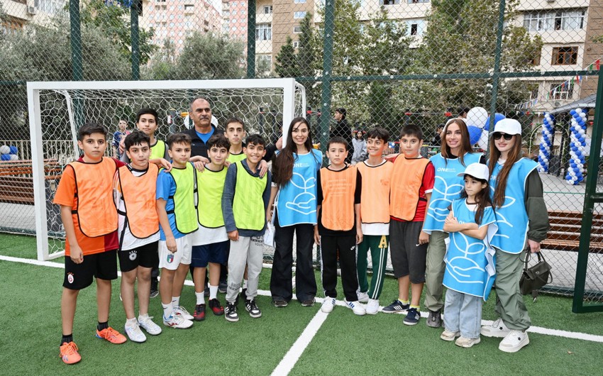 Bakıda yenilənmiş növbəti həyət sakinlərin istifadəsinə verildi - FOTO