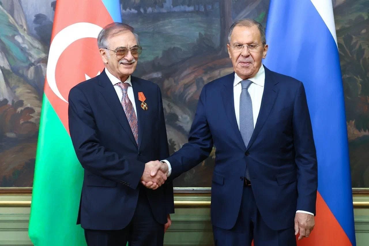 Lavrov "Aleksandr Nevski" ordenini Polad Bülbüloğluna təqdim etdi - FOTO