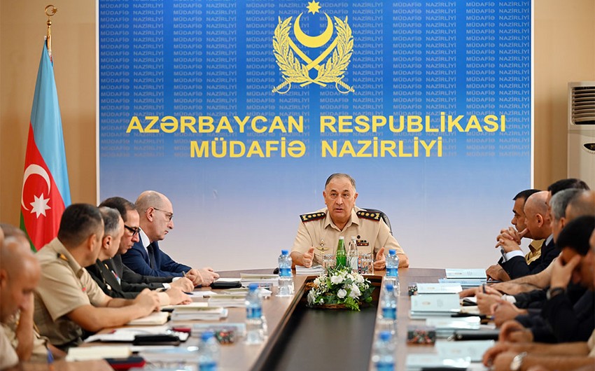 Yeni hərbi nizamnamə layihələrinin hazırlanması məqsədilə yaradılan işçi qrupunun görüşü keçirilib - FOTO