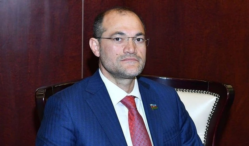 “Su qabını maşının pəncərəsindən yolun ortasına atmaq nə deməkdir?!” – Deputatdan ETİRAZ