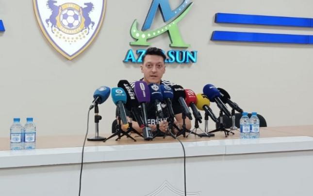 "Gözəl əxlaqlı uşaqlar yetişdirmək istəyirik" - Mesut Özil