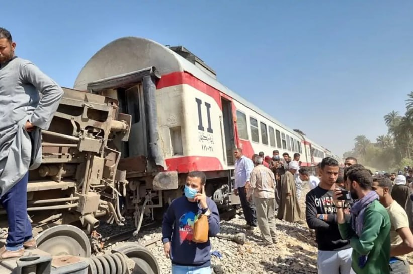 Misirdə iki qatar toqquşdu - Çoxlu yaralı var