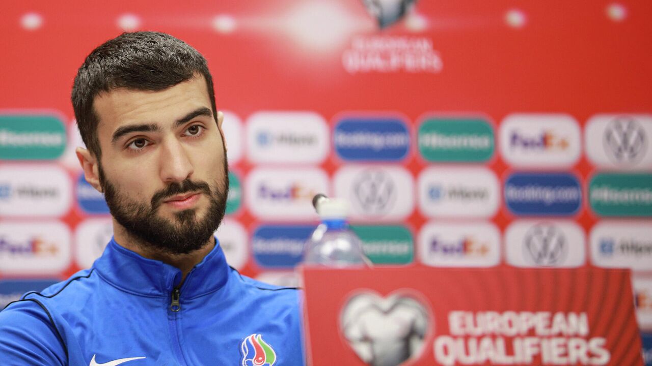 Qırmızı vərəqə alan Mahir Emrelidən azarkeşlərə müraciət: "Tənqidiniz mənim üçün çox dəyərlidir" Qırmızı vərəqə alan Mahir Emrelidən azarkeşlərə müraciət: "Tənqidiniz mənim üçün çox dəyərlidir"
