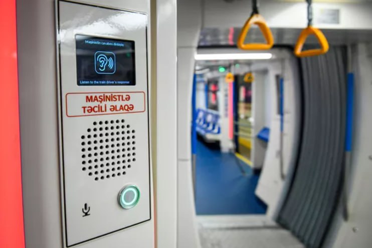 Metroda bu düyməni lüzumsuz basan şəxs 200 manat CƏRİMƏLƏNƏCƏK