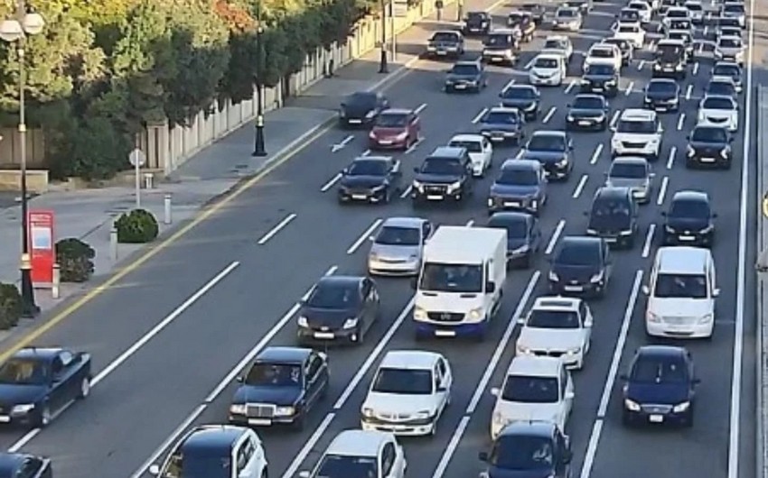 Bakıda sıxlıq olan yollar - SİYAHI