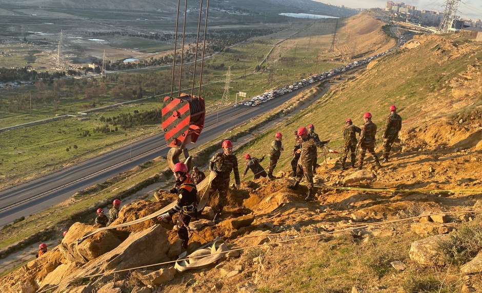 Badamdarda uçqun təhlükəsi aradan qaldırıldı - FOTO/VİDEO