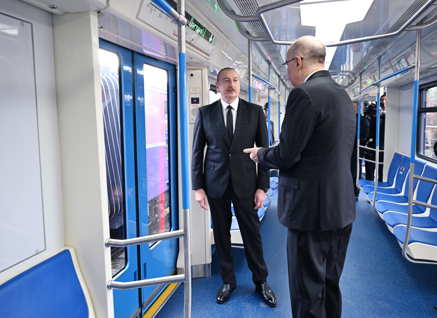 İlham Əliyev yeni nəsil metro qatarları ilə tanış oldu - FOTO