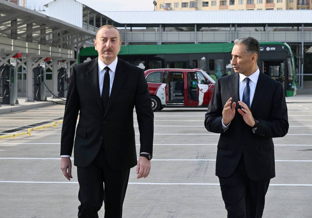 İlham Əliyev Zığ Elektrik Avtobus Parkında - FOTO/VIDEO