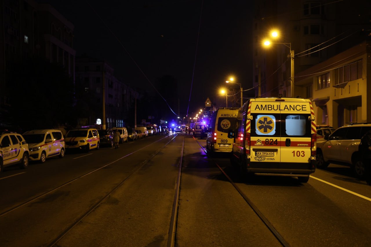 Rusiya ordusu Xarkovda polis idarəsinə raket atıb, 40 yaralı var -FOTO/VİDEO