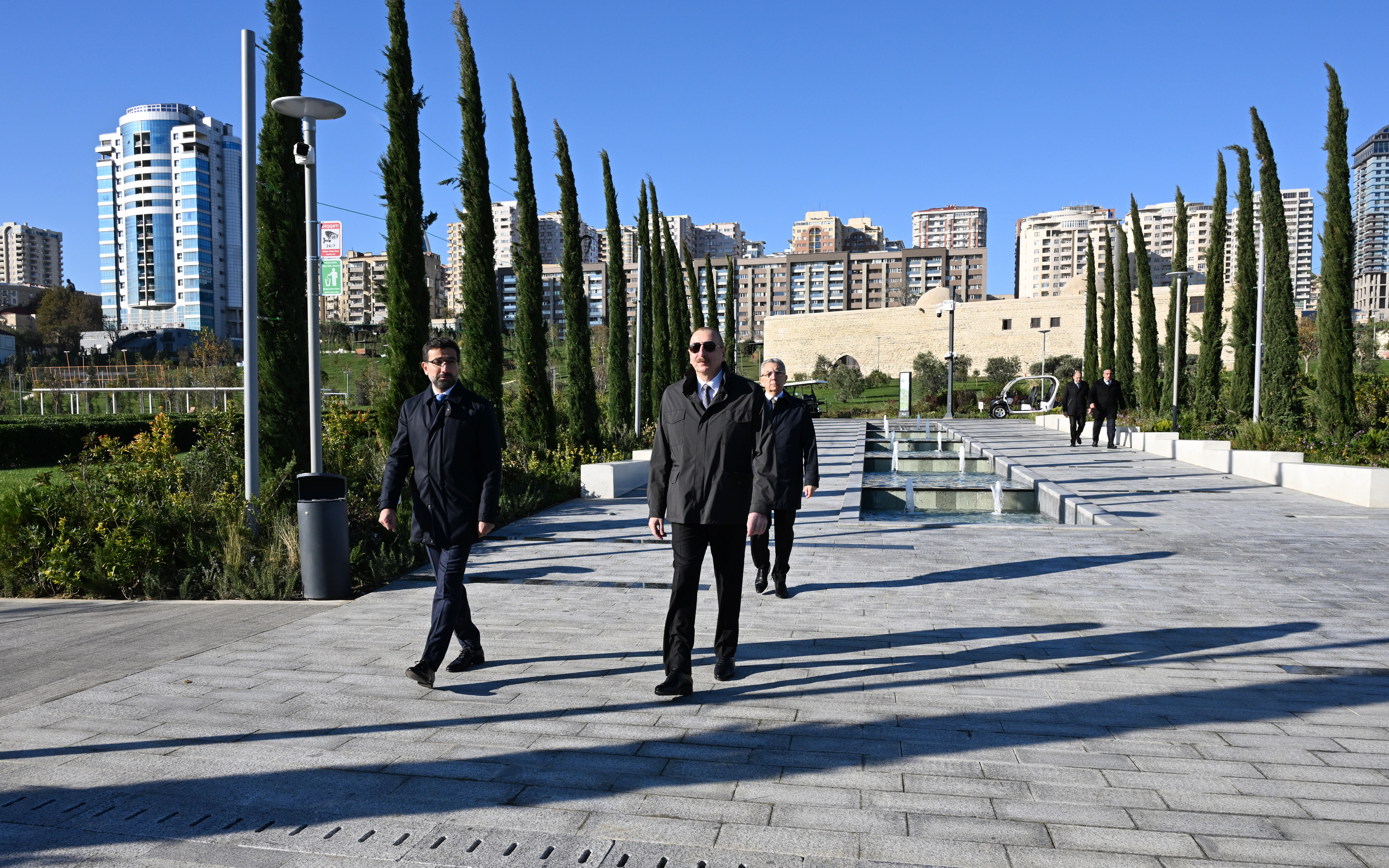 İlham Əliyev Bakıda Mərkəzi Parkın üçüncü hissəsinin AÇILIŞINDA - FOTO