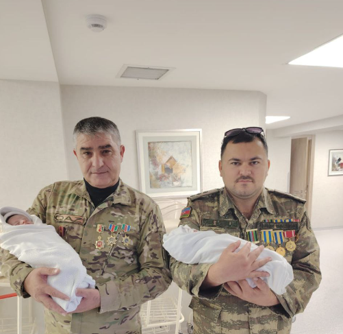 Qarabağ qazisinin Zəfər günündə əkiz qızları doğuldu - FOTO Qarabağ qazisinin Zəfər günündə əkiz qızları doğuldu - FOTO