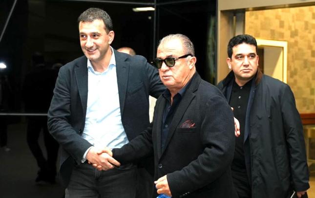 Fatih Terim Bakıda BELƏ QARŞILANDI - FOTO